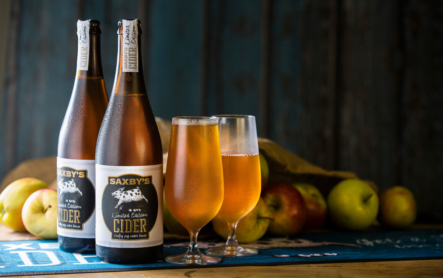 saxbys-limited-edition-cider-with-apples